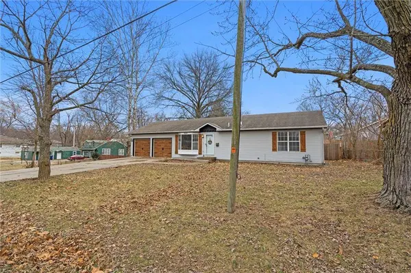 9203 E 79th ST, Raytown, MO 64133