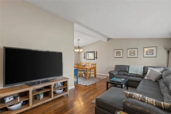 809 Cimarron TRL, Belton, MO 64012