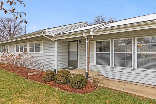 809 Cimarron TRL, Belton, MO 64012