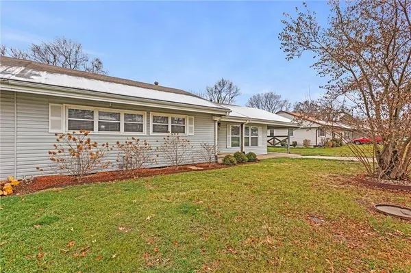 809 Cimarron TRL, Belton, MO 64012