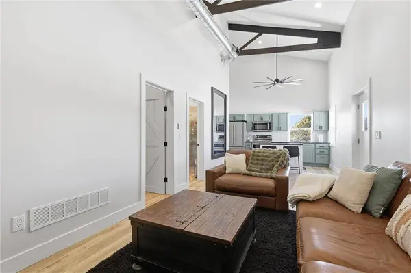 17115 E 215th ST, Peculiar, MO 64078