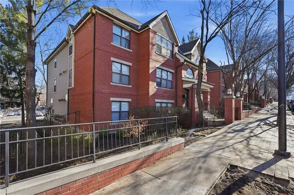 915 Washington ST #204, Kansas City, MO 64105