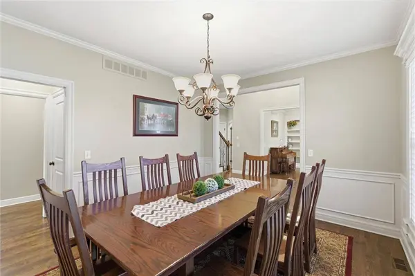 401 Hackamore CT, Lee's Summit, MO 64082