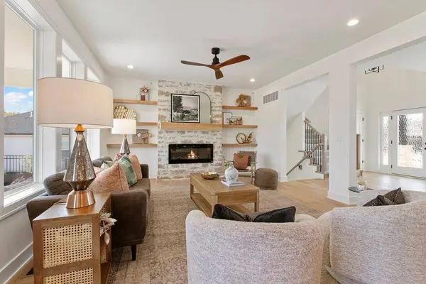 2700 NE Crestview ST, Blue Springs, MO 64029