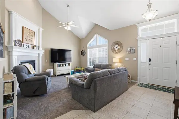 611 Chardonnay CT, Raymore, MO 64083
