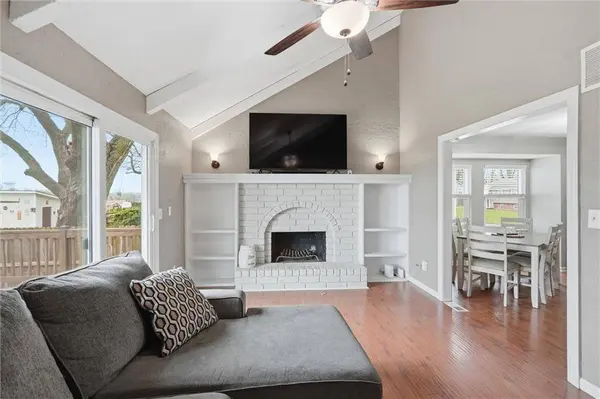 1328 SE Piccadilly ST, Blue Springs, MO 64014