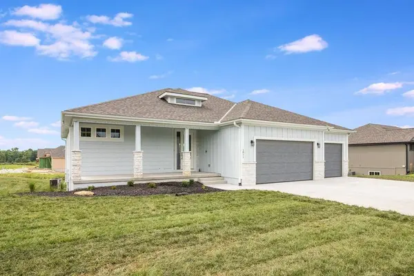 1811 Halls Creek AVE, Raymore, MO 64083