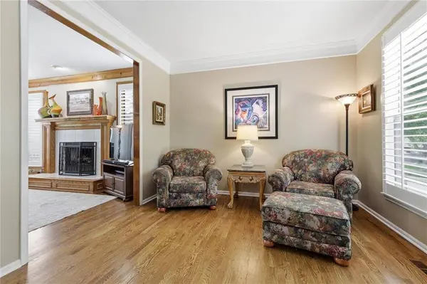 13748 S Blackfoot DR, Olathe, KS 66062