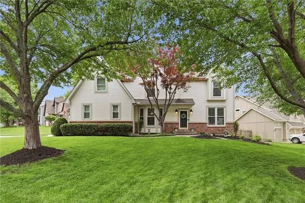 13748 S Blackfoot DR, Olathe, KS 66062