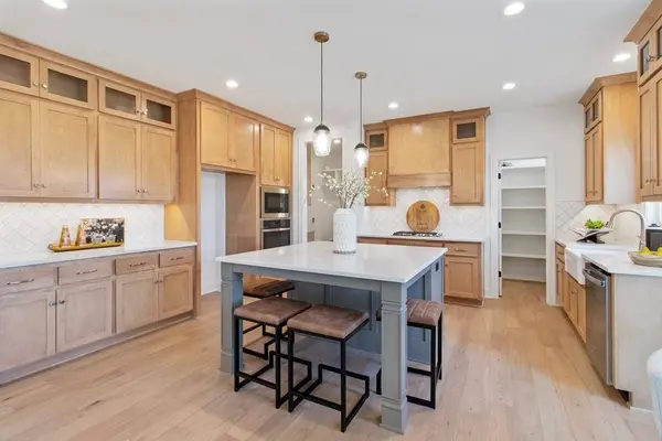 2609 NE Amanda LN, Blue Springs, MO 64029