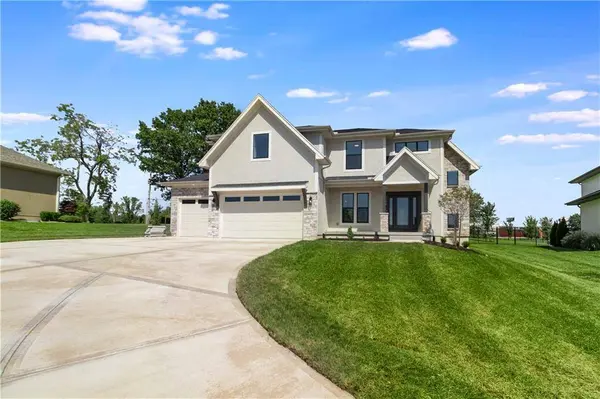 2609 NE Amanda LN, Blue Springs, MO 64029