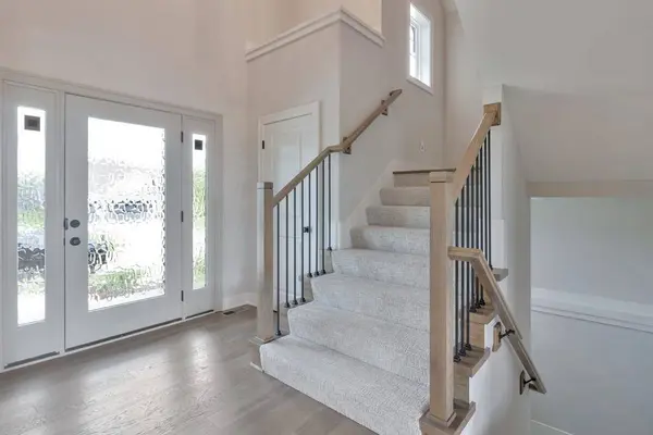 2700 NE Crestview ST, Blue Springs, MO 64029