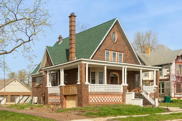 feature image of FHA 203(k) Loan Guide: How to Buy a Fixer-Upper and Finance the Renovation