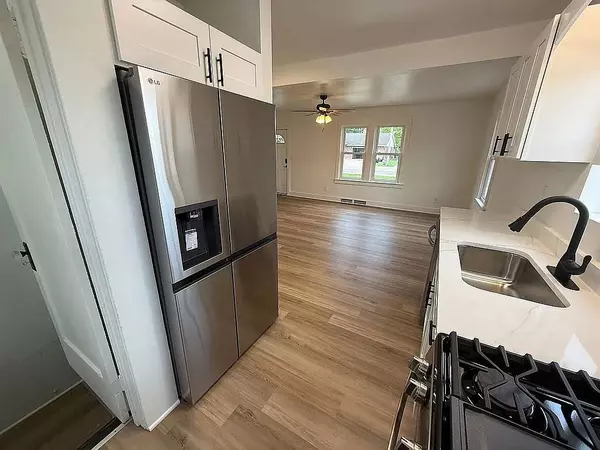 2286 St Vincents AVE, Lasalle, IL 61301