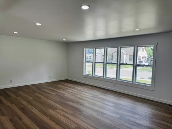 1529 9th ST, Peru, IL 61354