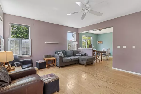 2735 Hillsboro BLVD, Aurora, IL 60503