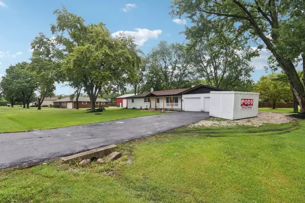 23 Oak Lawn AVE, Yorkville, IL 60560