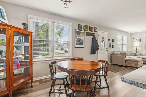 9258 S Albany AVE, Evergreen Park, IL 60805