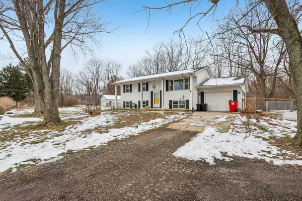 8091 Deer DR, Hennepin, IL 61327