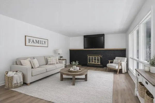 23 Oak Lawn AVE, Yorkville, IL 60560