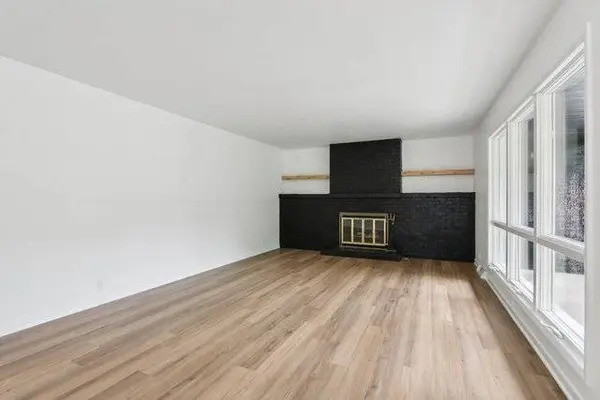 23 Oak Lawn AVE, Yorkville, IL 60560