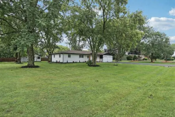 23 Oak Lawn AVE, Yorkville, IL 60560