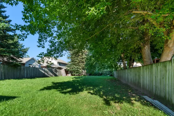 5098 Drummond RD, Niagara Falls, ON L2E 6E4