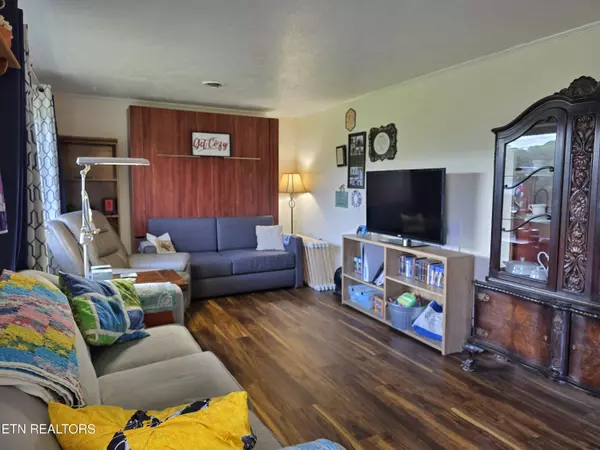 539 Offutt Rd, Clinton, TN 37716