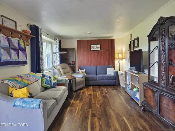 539 Offutt Rd, Clinton, TN 37716