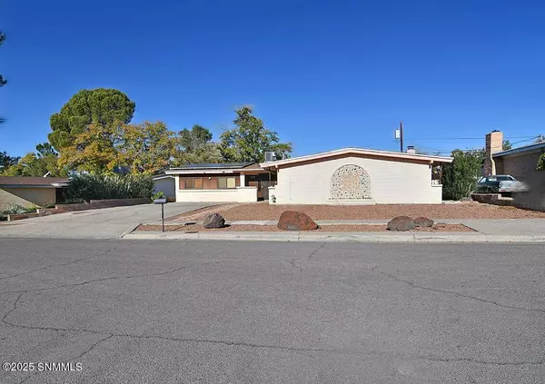 2607 Claude Dove DR, Las Cruces, NM 88011