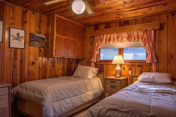 307 Lynx Ave, Cloudcroft, NM 88317