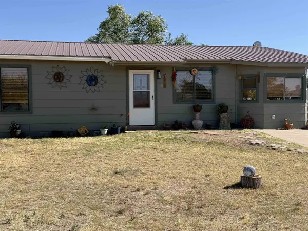 10 Alicia DR, La Luz, NM 88337