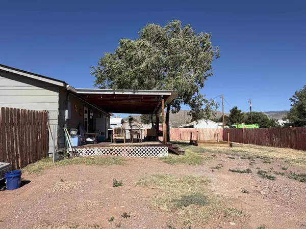 10 Alicia DR, La Luz, NM 88337