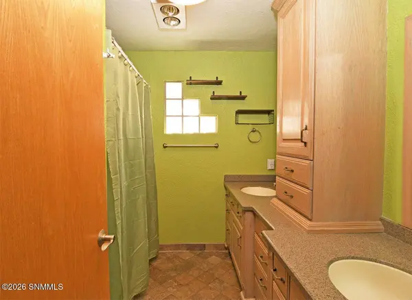 702 Sierra Vista DR, Truth Or Consequences, NM 87901
