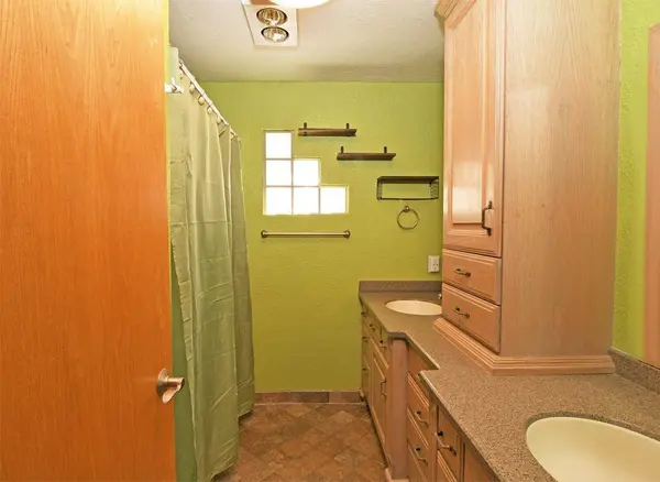 702 Sierra Vista Dr, Truth Or Consequences, NM 87901