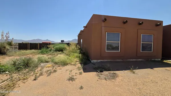 6398 Wagons East TRL, Las Cruces, NM 88012