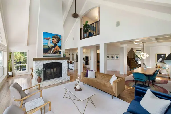 94 Auburn Sound LNDG SE, Calgary, AB T3M 0C9