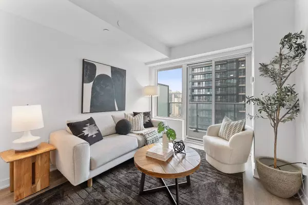 99 Broadway AVE #2011, Toronto C10, ON M4P 0E3