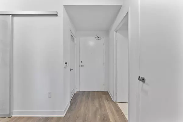 99 Broadway AVE #2011, Toronto C10, ON M4P 0E3