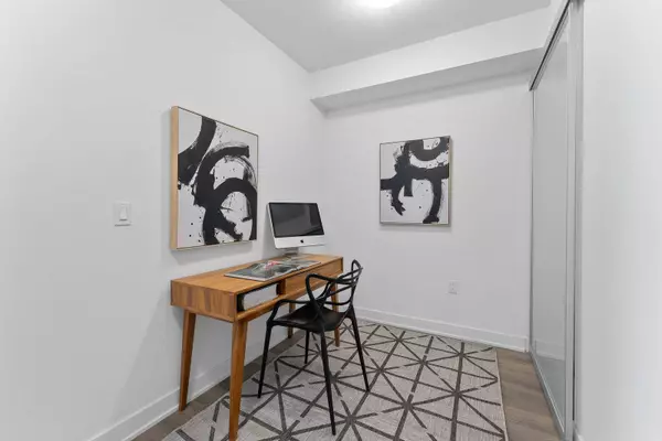 99 Broadway AVE #2011, Toronto C10, ON M4P 0E3