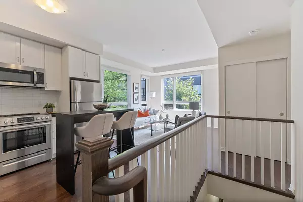 1110 Briar Hill AVE #312, Toronto W04, ON M6B 1M7