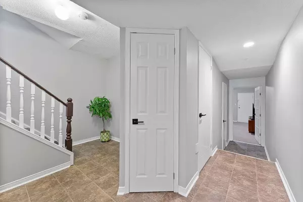 895 Maple AVE #532, Burlington, ON L7S 2H7