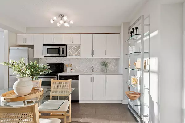 15 Fort York BLVD #4101, Toronto C01, ON M5V 3Y4