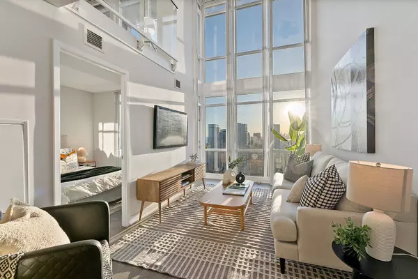 15 Fort York BLVD #4101, Toronto C01, ON M5V 3Y4