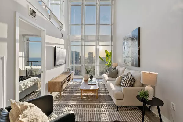 15 Fort York BLVD #4101, Toronto C01, ON M5V 3Y4