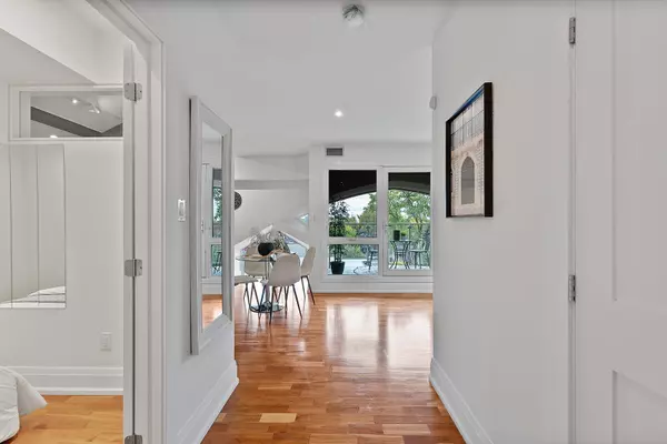 660 Pape AVE #305, Toronto E01, ON M4K 3S5