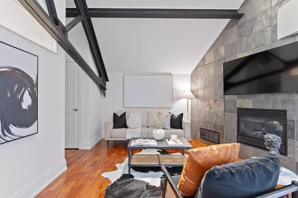 660 Pape AVE #305, Toronto E01, ON M4K 3S5