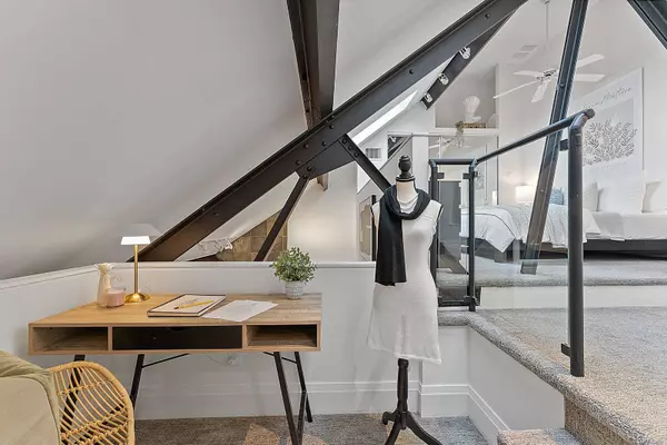 660 Pape AVE #305, Toronto E01, ON M4K 3S5