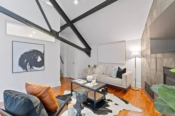 660 Pape AVE #305, Toronto E01, ON M4K 3S5