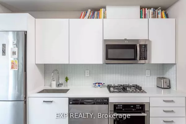 39 Brant ST #416, Toronto C01, ON M5V 0M8